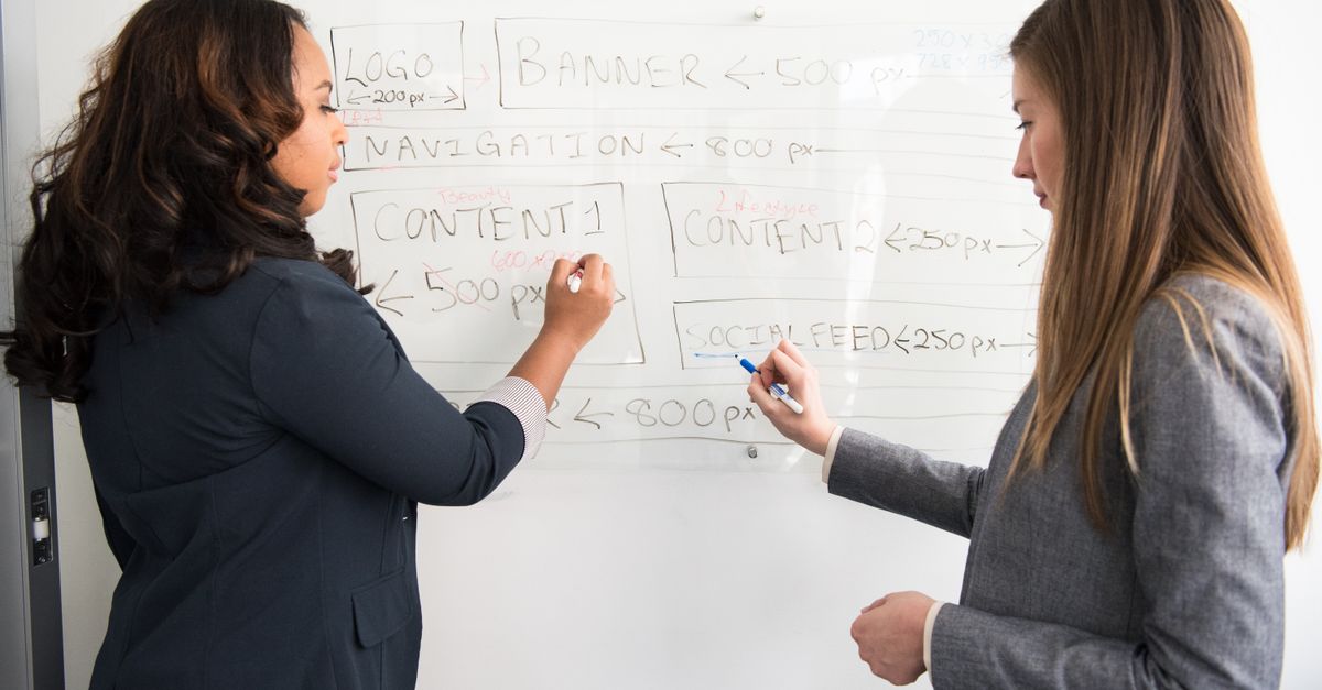 découvrez comment élaborer une stratégie de contenu efficace pour attirer, engager et convertir votre audience avec des contenus pertinents et ciblés.
